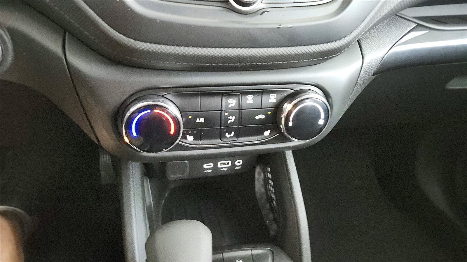 Used 2023 Chevrolet TrailBlazer LT FWD image 31
