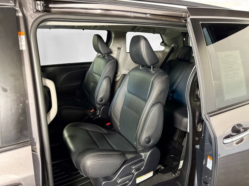 Used 2020 Toyota Sienna SE w/ SE Preferred Package AWD/4WD image 20
