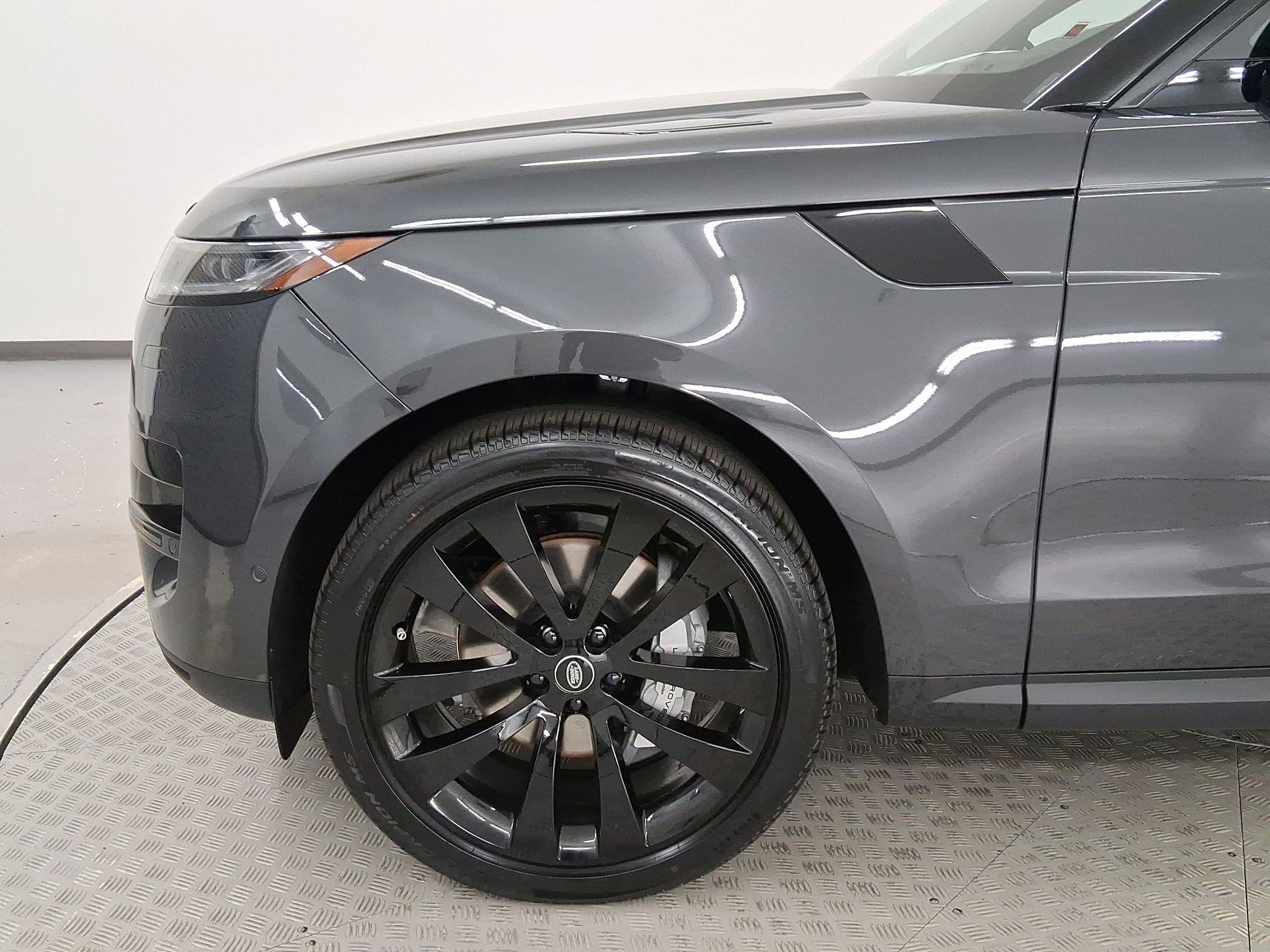 New 2025 Land Rover Range Rover Sport SE image 11
