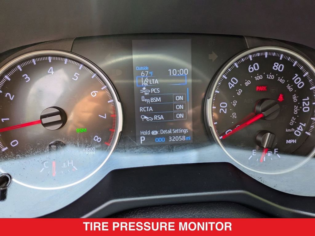 Used 2022 Toyota RAV4 XLE Premium image 26