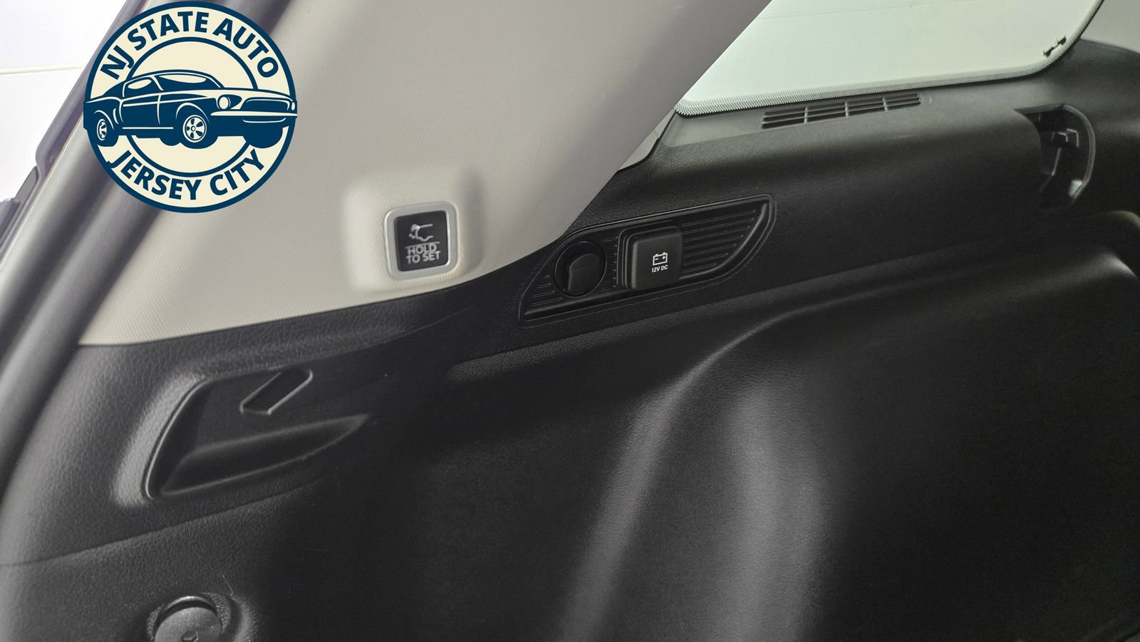 Used 2024 Jeep Grand Cherokee Limited AWD/4WD image 38