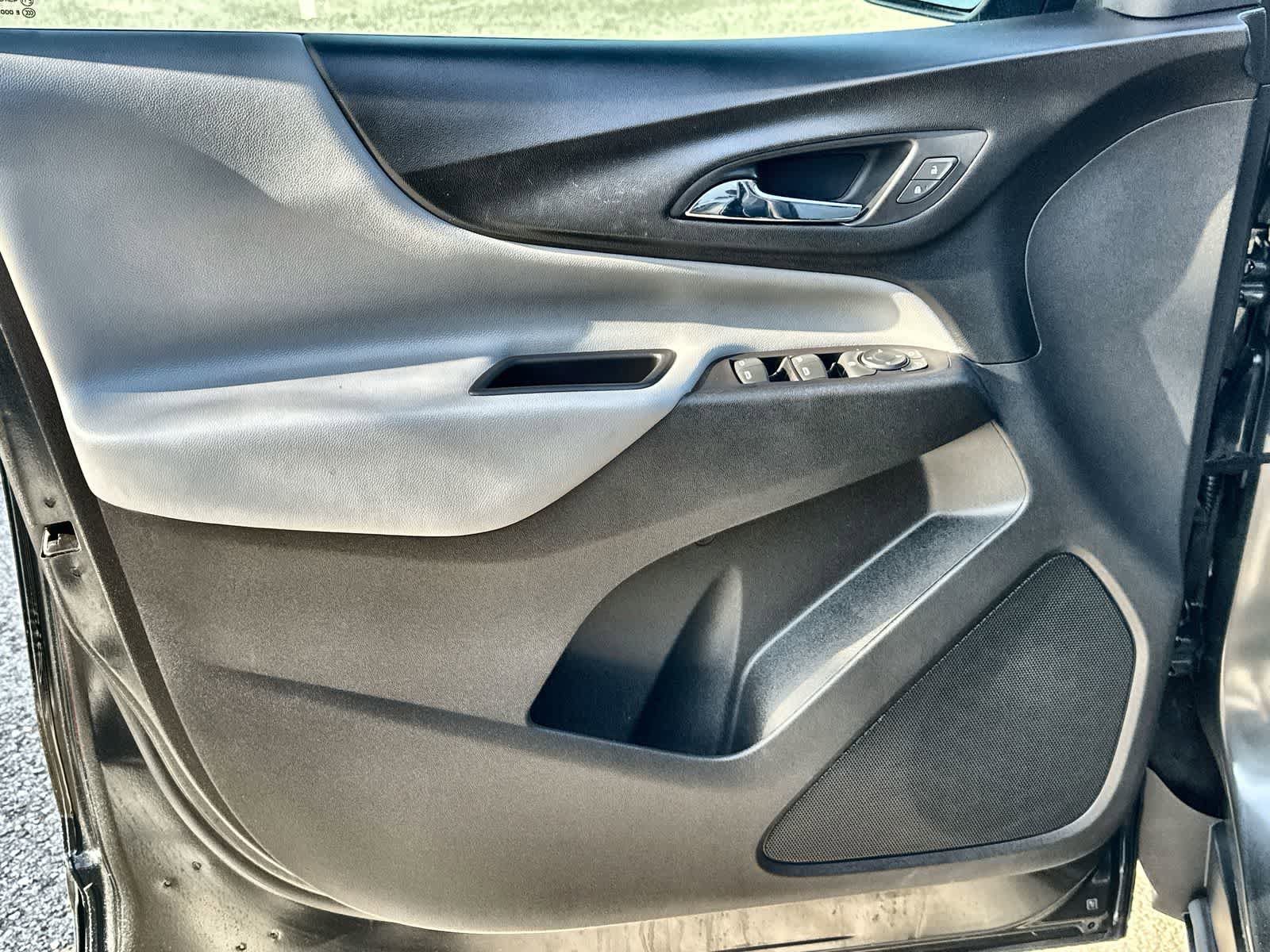 Used 2019 Chevrolet Equinox LS image 28