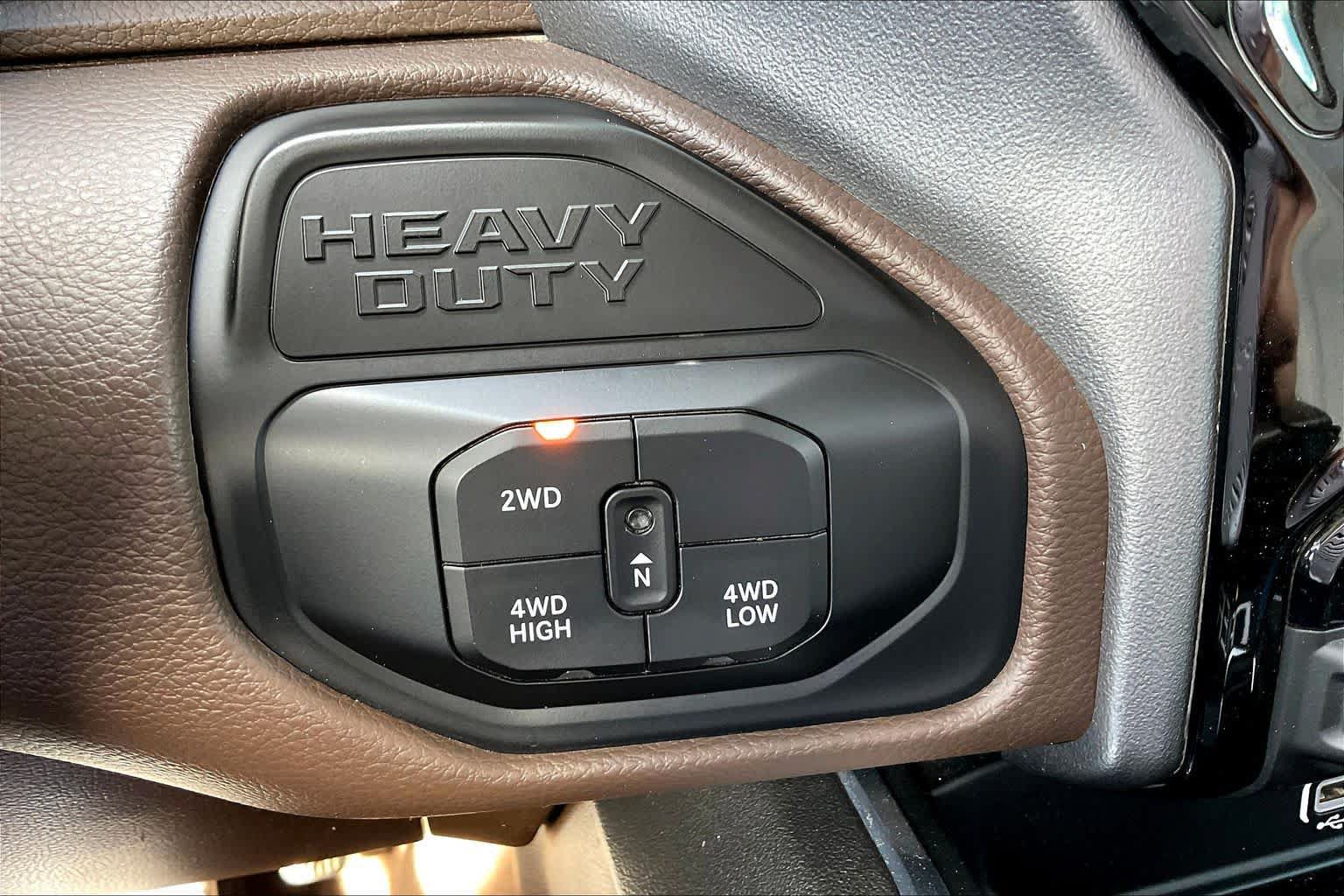 Used 2025 RAM 3500 Laramie AWD/4WD image 35