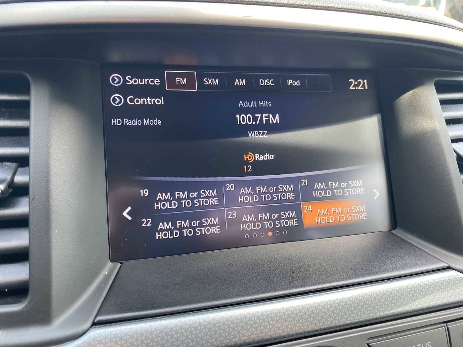 Used 2019 Nissan Pathfinder SL image 22