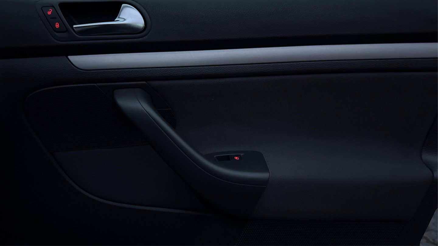 Used 2009 Volkswagen Rabbit S image 35