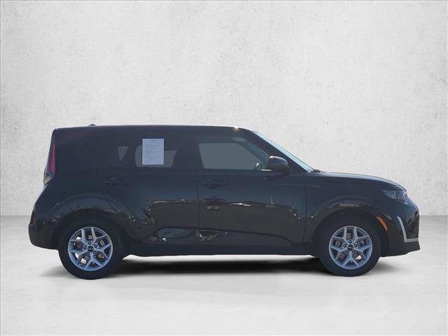 Used 2024 Kia Soul LX w/ Option Group 015 FWD video 4