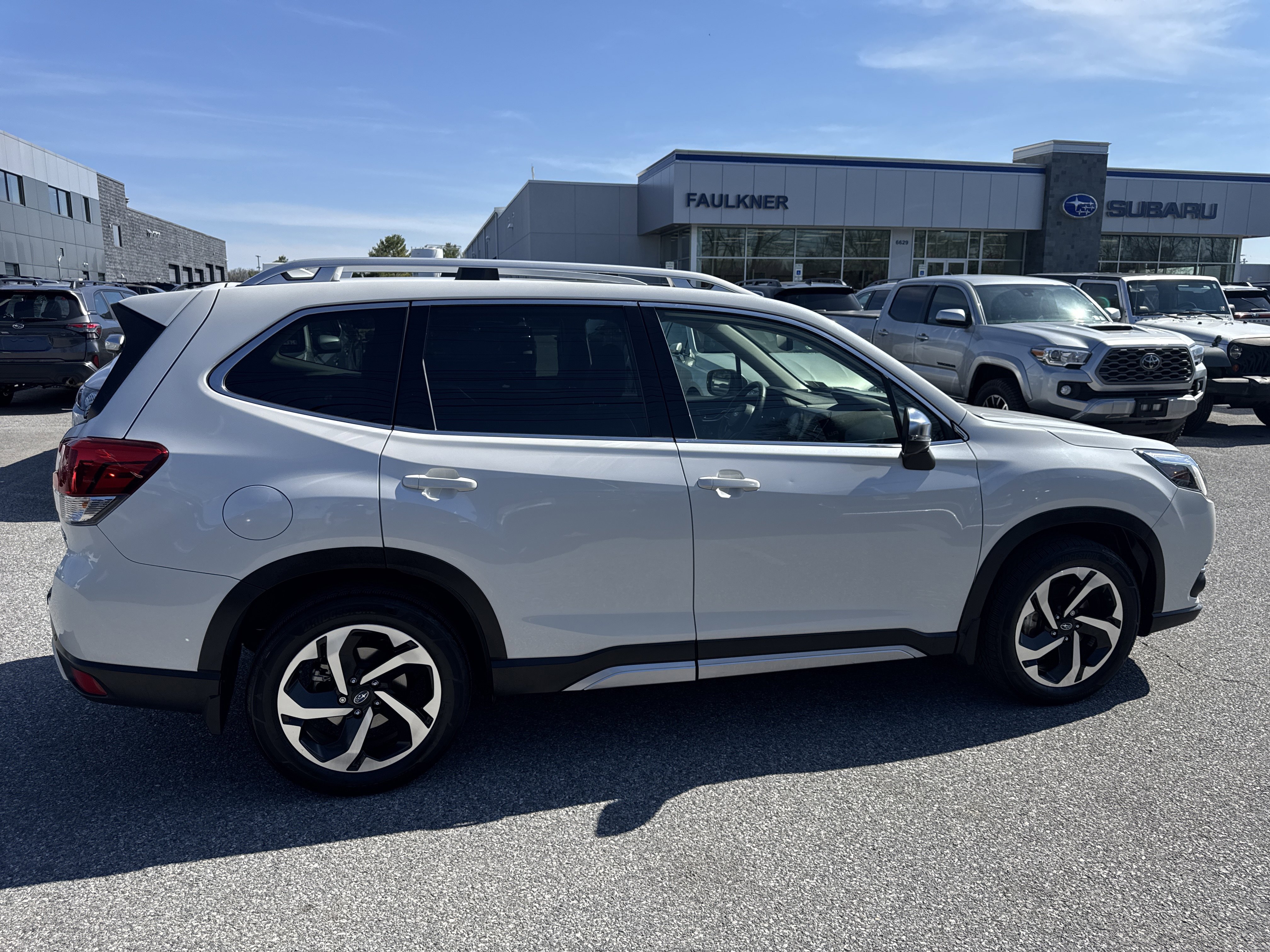 Used 2022 Subaru Forester Touring w/ Popular Package #2 image 27