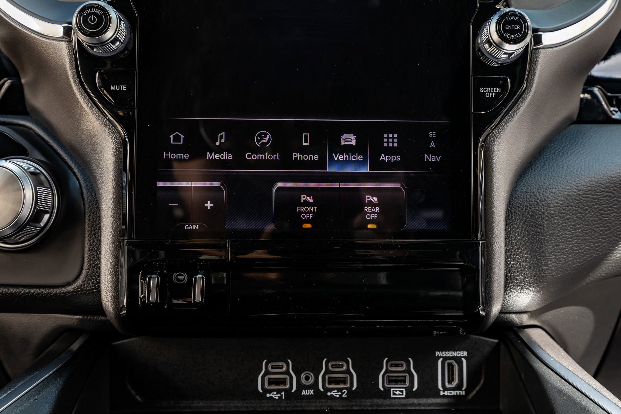 Used 2026 RAM 1500 Laramie w/ Night Edition AWD/4WD image 28