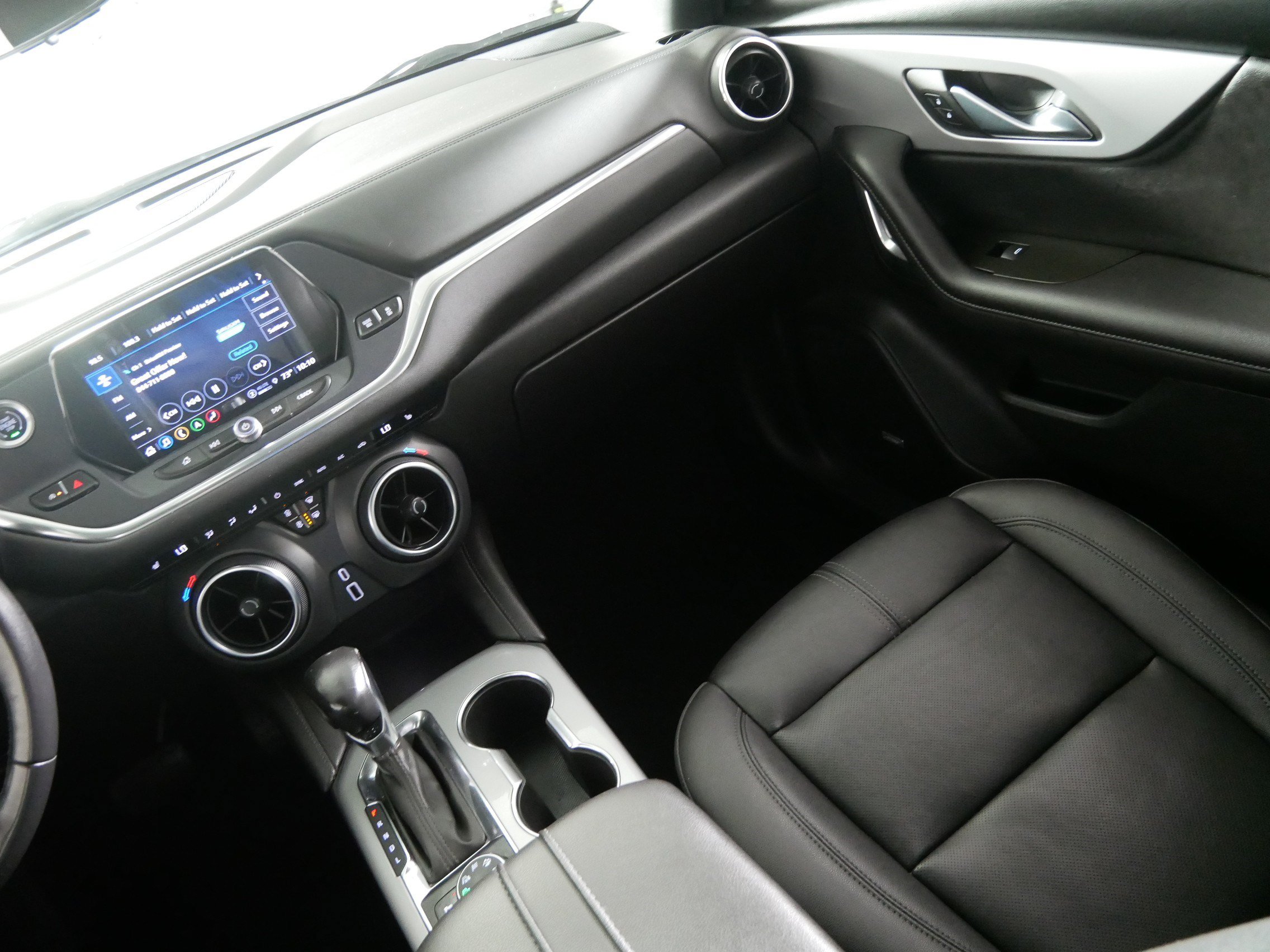 Certified 2022 Chevrolet Blazer LT w/ Sound & Technology Package AWD/4WD image 11