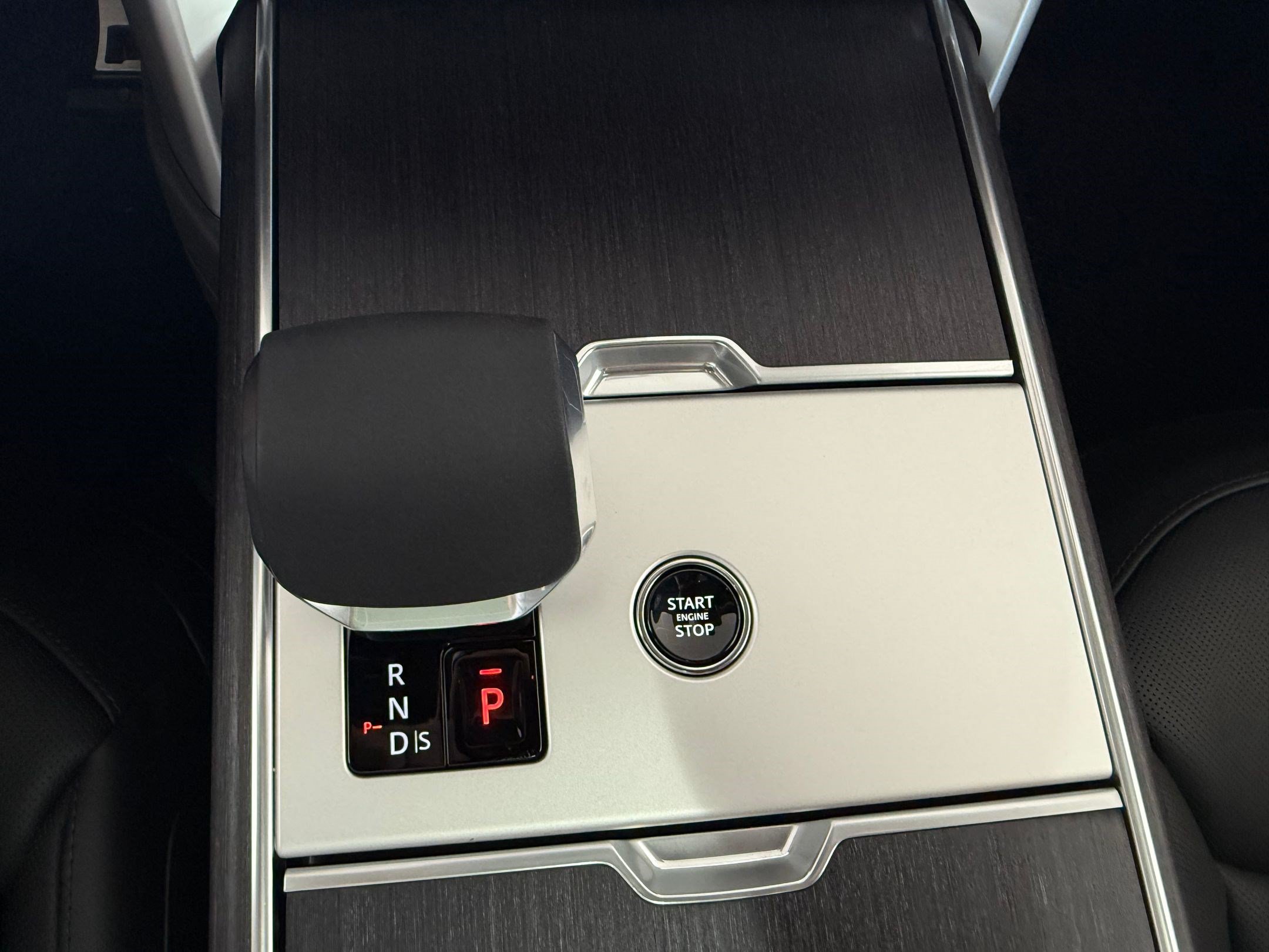 New 2026 Land Rover Range Rover SE AWD/4WD image 17