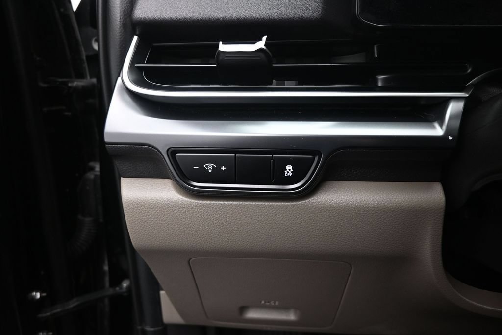 Used 2026 Kia Carnival FWD image 13