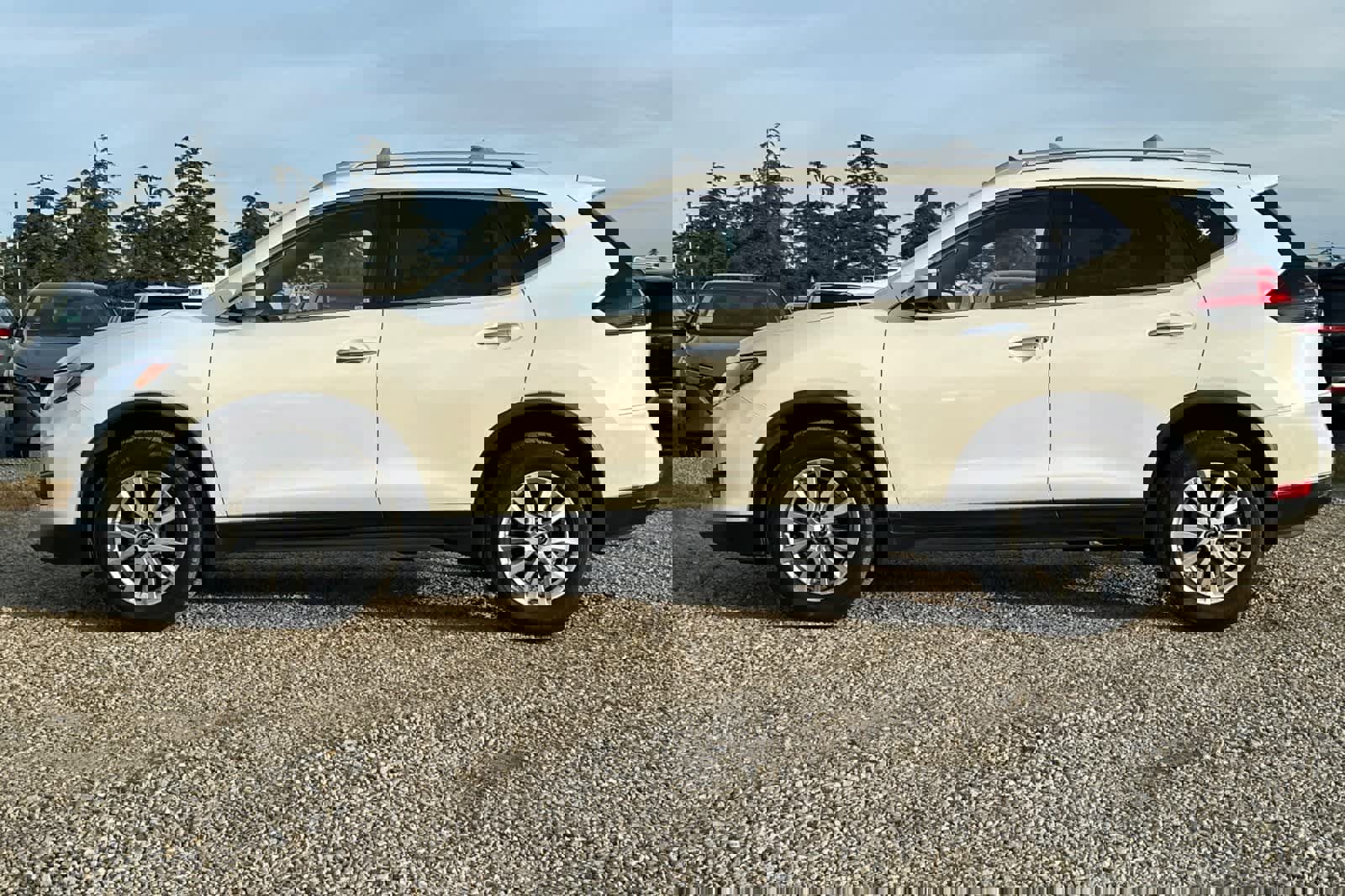 Certified 2020 Nissan Rogue SV image 6