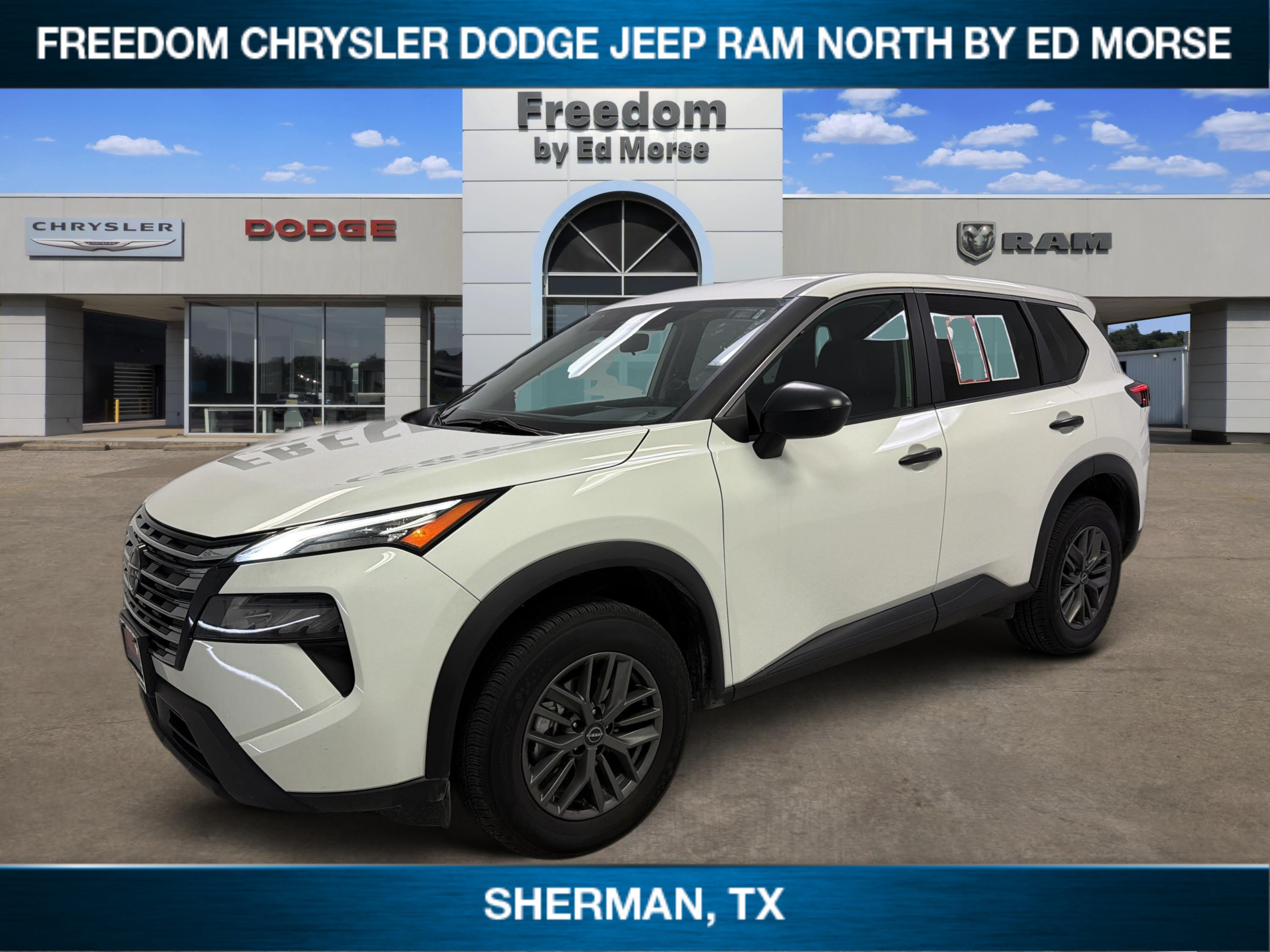 Used 2024 Nissan Rogue S FWD image 1