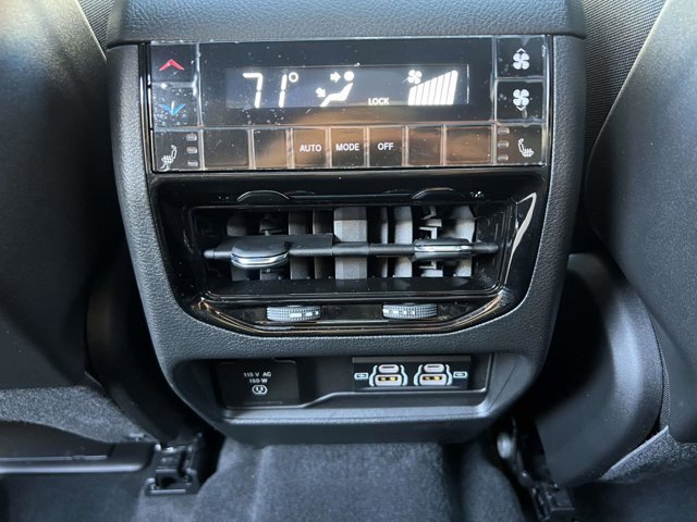 Used 2025 Jeep Grand Cherokee L Limited image 11