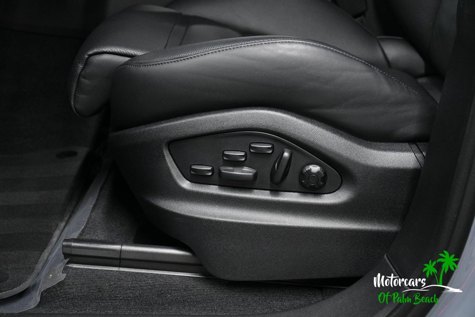 Used 2024 Porsche Cayenne Turbo GT image 27