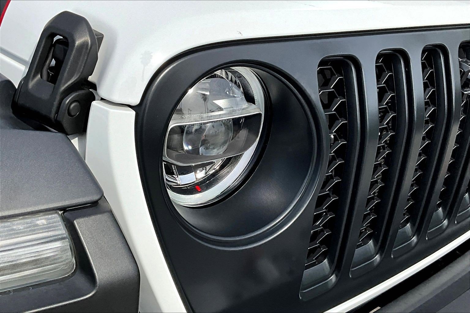 Used 2022 Jeep Wrangler Rubicon w/ Steel Bumper Group image 28