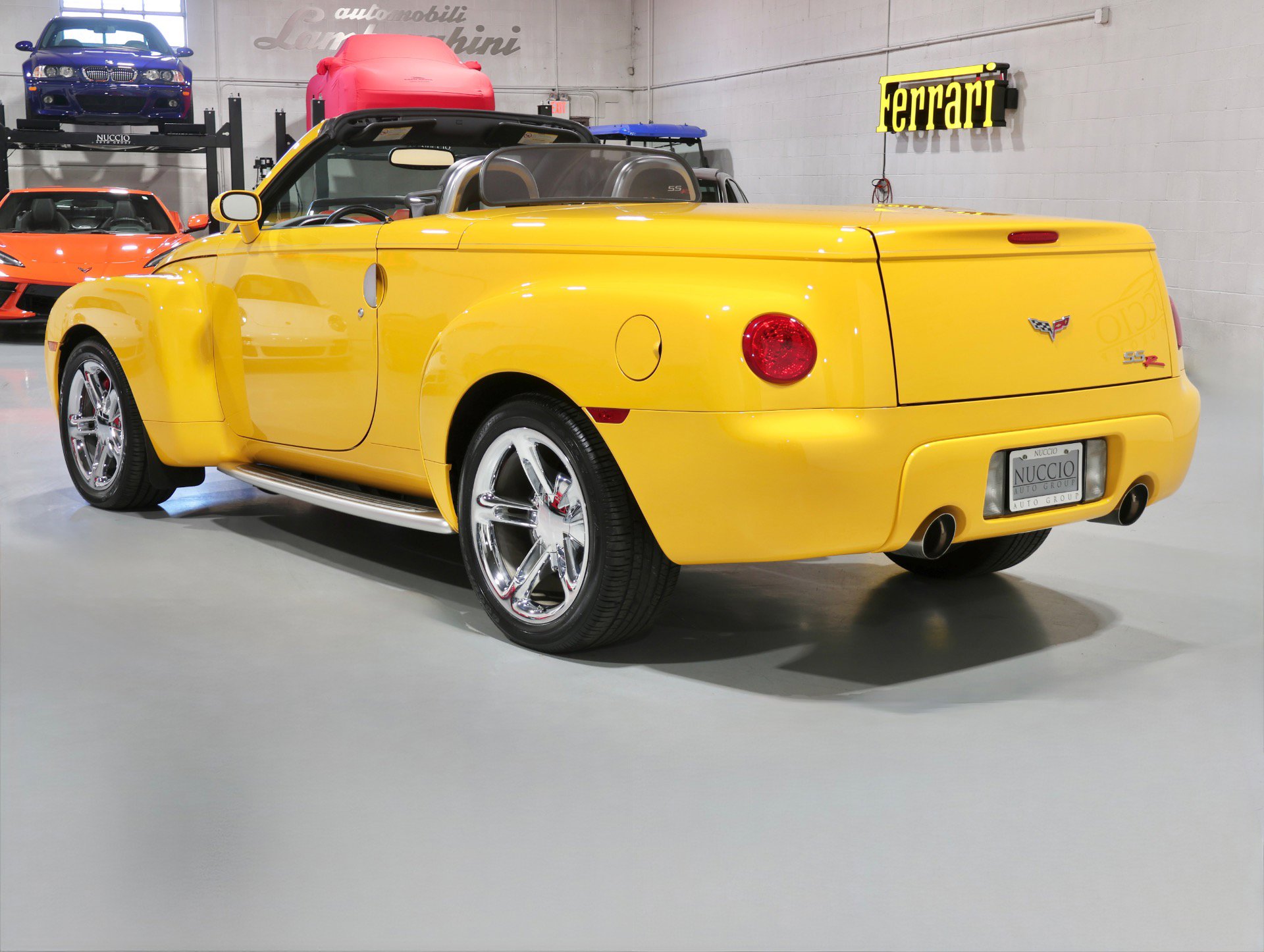 Used 2005 Chevrolet SSR 6 Speed Manual - Only 12K Mile w/ Preferred Equipment Group image 12