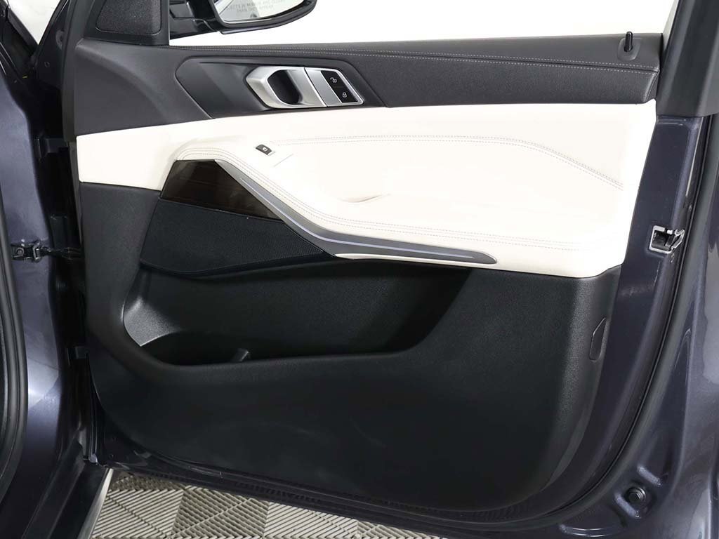 Used 2021 BMW X5 xDrive40i w/ Premium Package 2 image 29