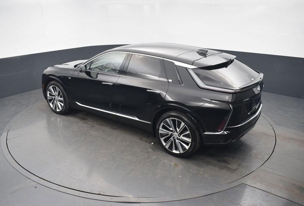 Certified 2024 Cadillac Lyriq Luxury w/ LPO, Floor Liner Package image 40