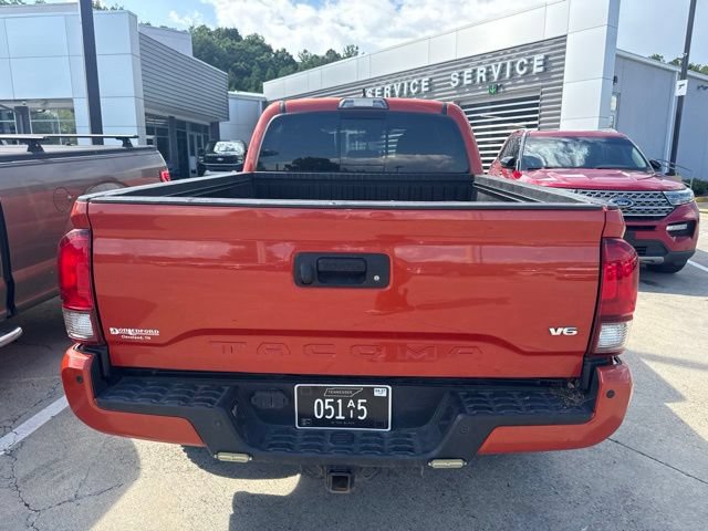 Used 2018 Toyota Tacoma TRD Off-Road w/ Technology Package AWD/4WD image 13