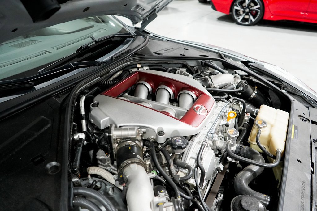 Used 2020 Nissan GT-R Premium image 29