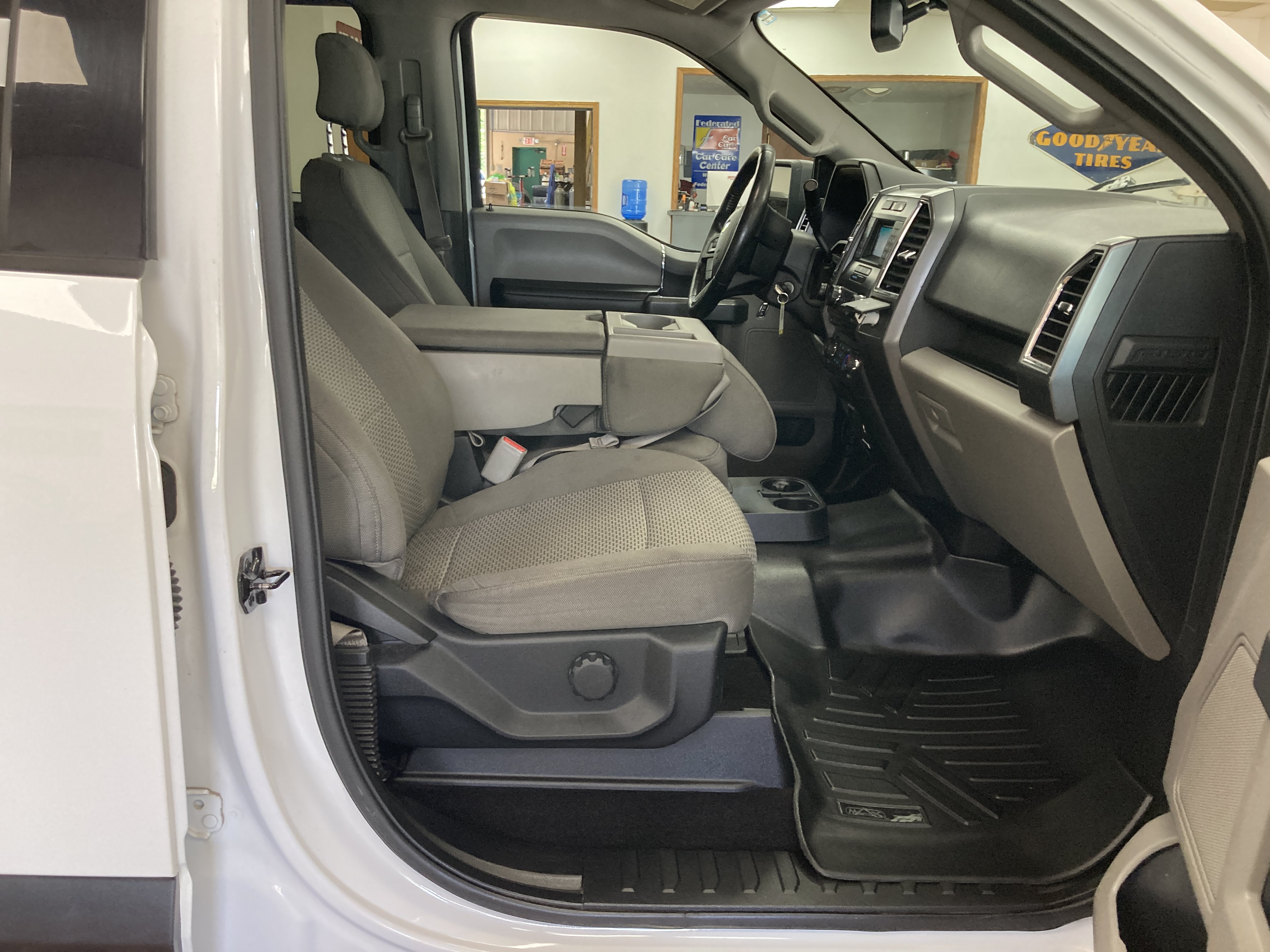 Used 2016 Ford F150 XLT w/ Equipment Group 301A Mid AWD/4WD image 20