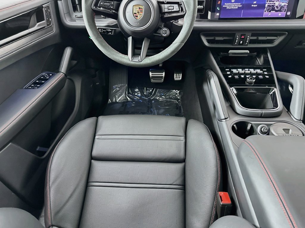 New 2026 Porsche Cayenne GTS AWD/4WD image 25