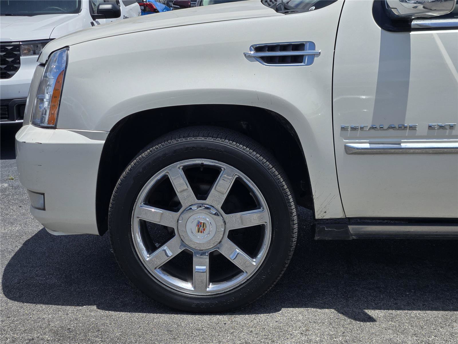 Used 2013 Cadillac Escalade EXT Premium AWD/4WD image 9