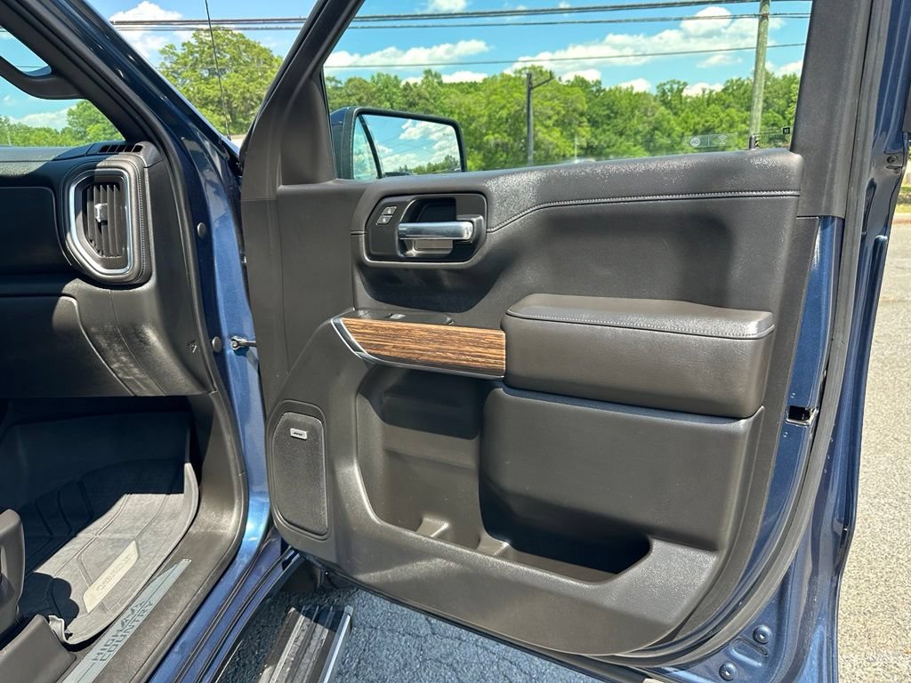 Used 2019 Chevrolet Silverado 1500 High Country w/ Technology Package AWD/4WD image 23