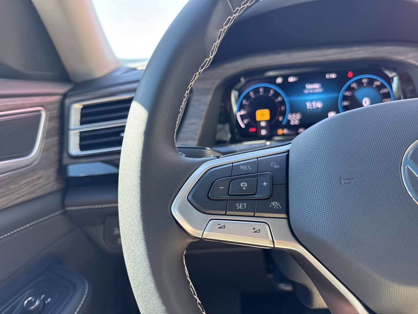 New 2026 Volkswagen Atlas SEL image 29