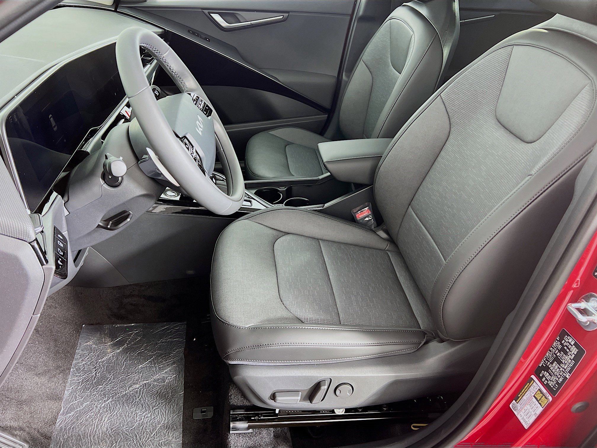 New 2025 Kia Niro SX image 3