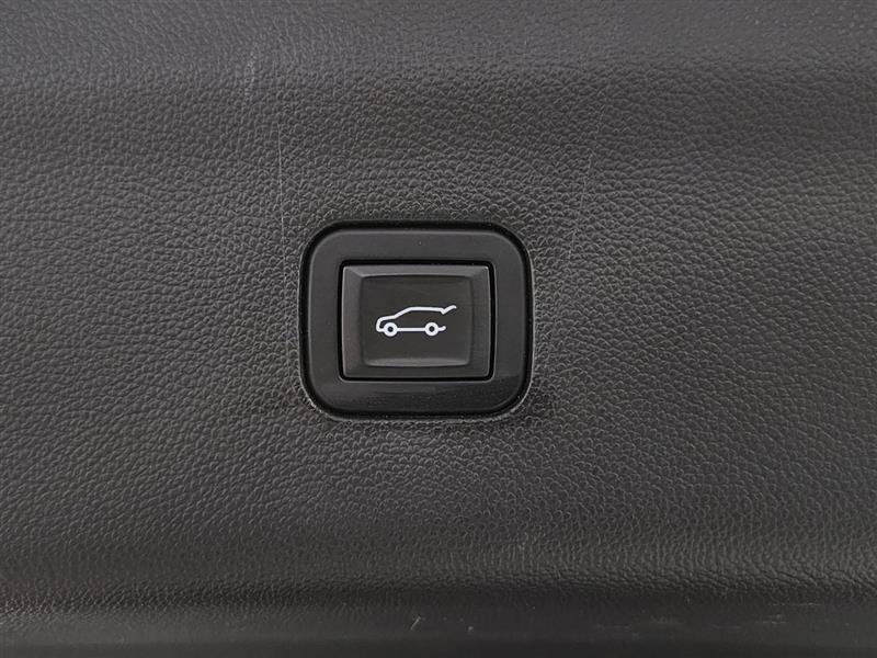 Used 2020 Buick Enclave Avenir w/ Avenir Technology Package AWD/4WD image 16
