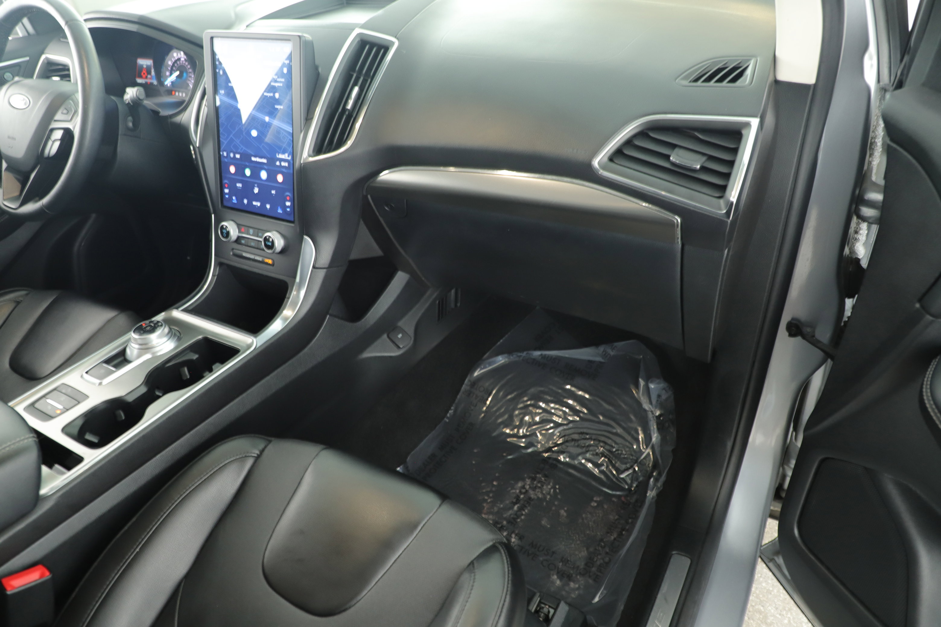 Certified 2022 Ford Edge Titanium w/ Equipment Group 301A image 20