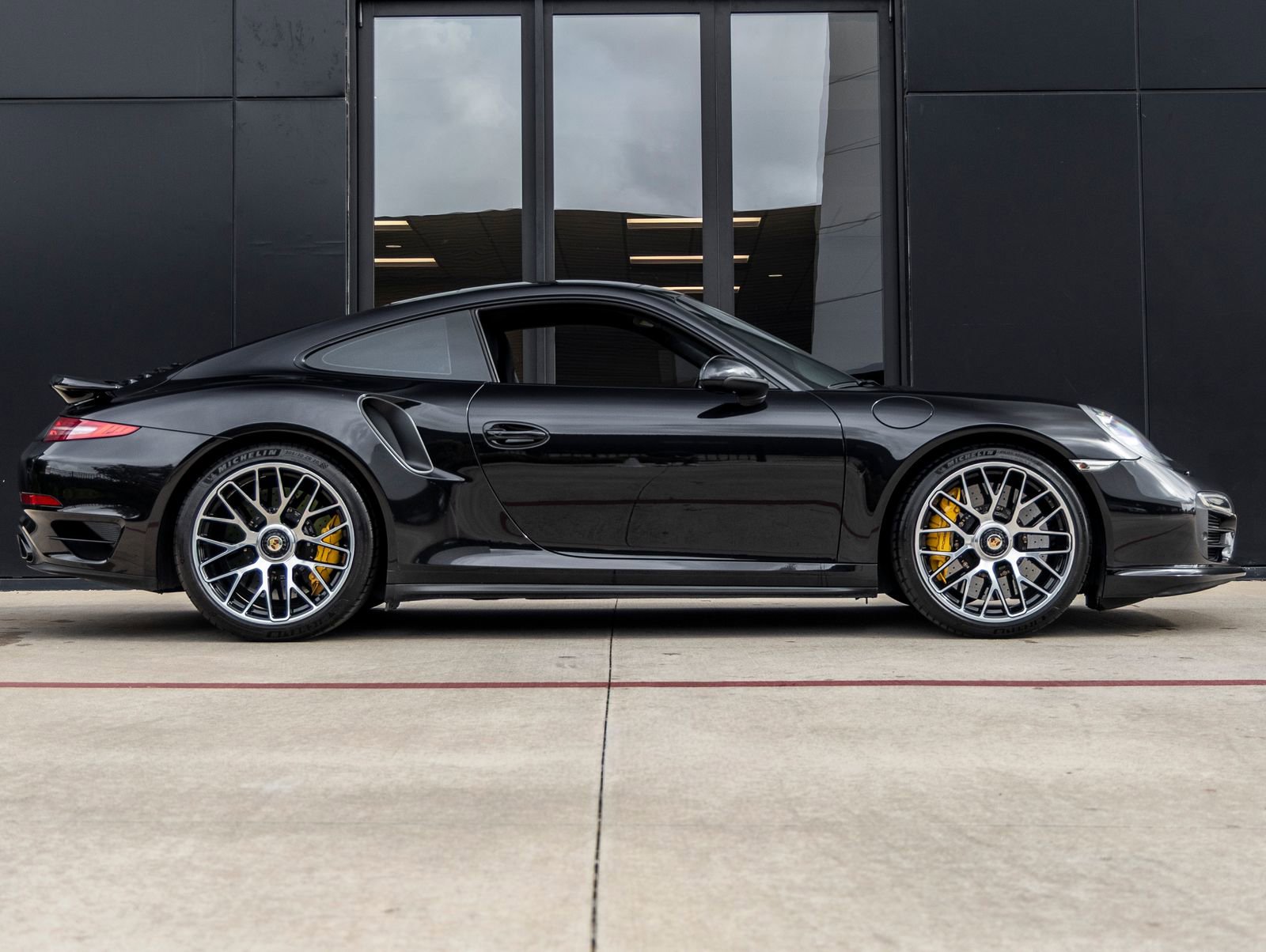 Certified 2014 Porsche 911 Turbo S image 12