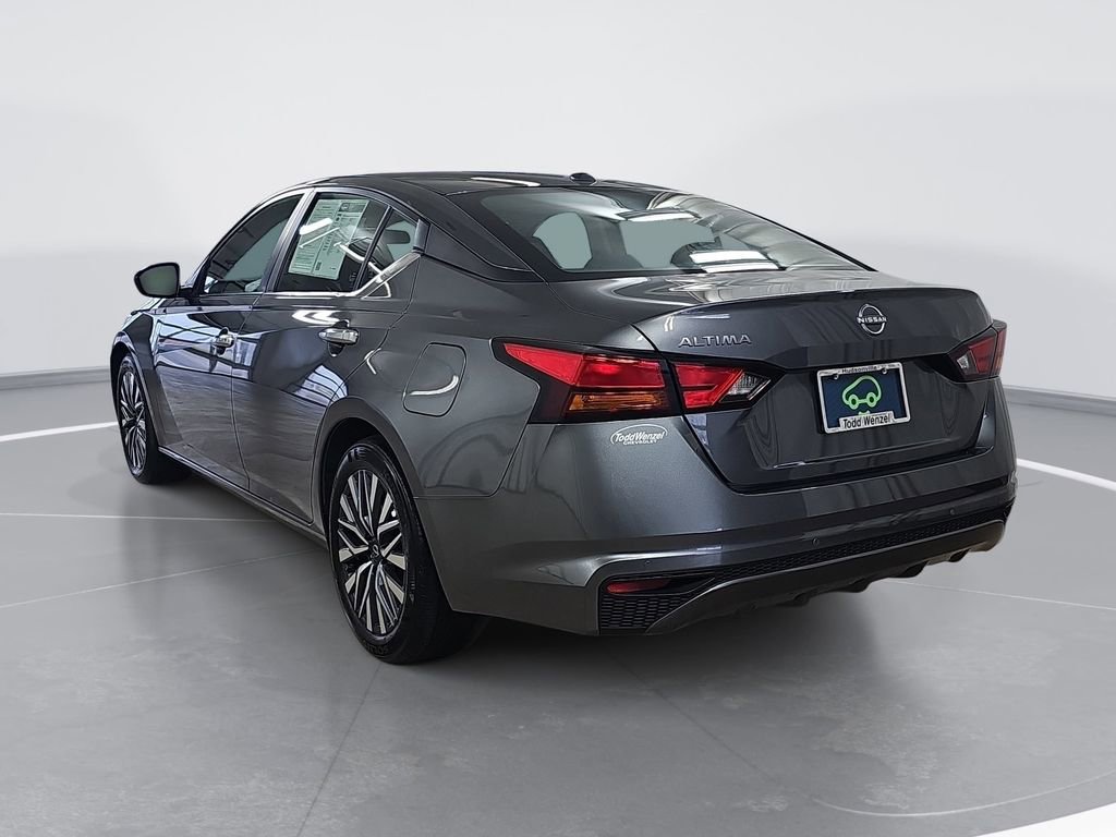 Used 2025 Nissan Altima 2.5 SV FWD image 6