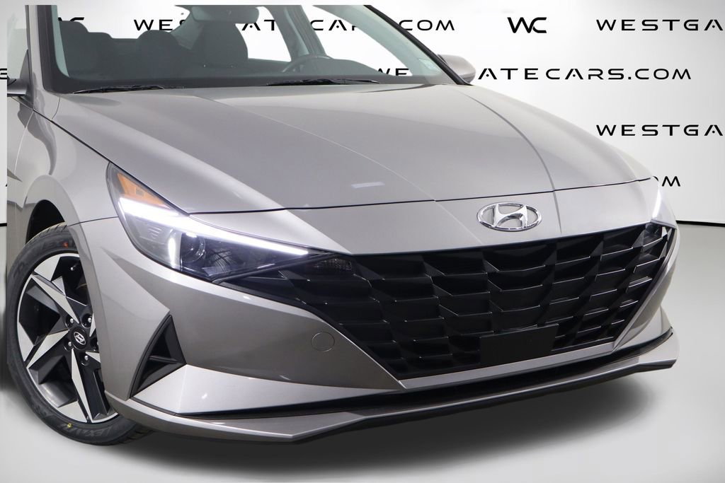 Used 2023 Hyundai Elantra SEL w/ Convenience Package FWD image 42