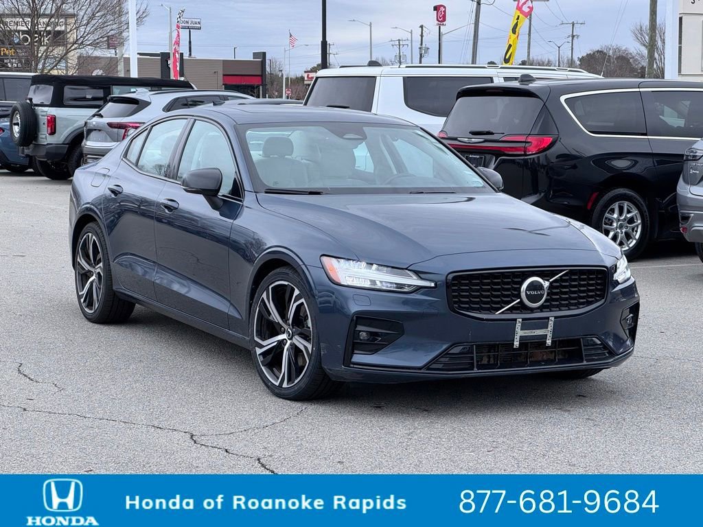 Used 2024 Volvo S60 B5 Core image 1
