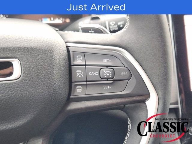 Used 2025 Jeep Grand Cherokee Limited image 38