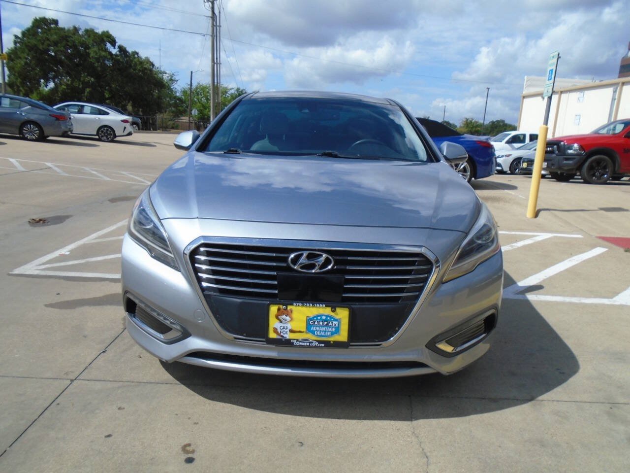 Used 2016 Hyundai Sonata Limited w/ Option Group 02 FWD image 2