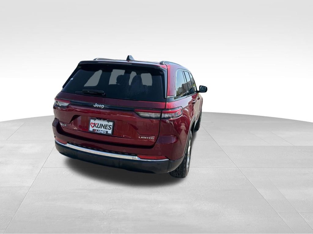 Used 2023 Jeep Grand Cherokee Limited AWD/4WD image 10