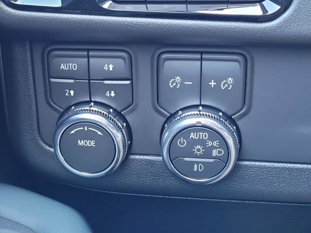 New 2026 GMC Yukon XL AT4 w/ AT4 Premium Package image 18