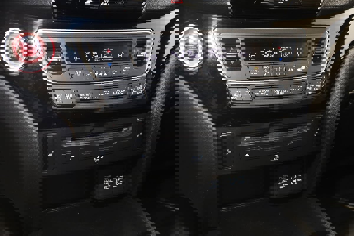 Used 2019 Honda Pilot Touring image 28