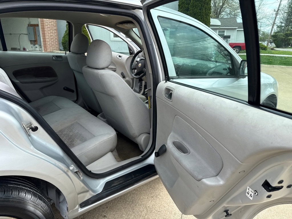 Used 2006 Chevrolet Cobalt LS FWD image 13