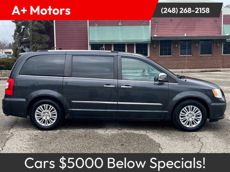 Used 2014 Chrysler Town & Country Touring w/ Driver Convenience Group