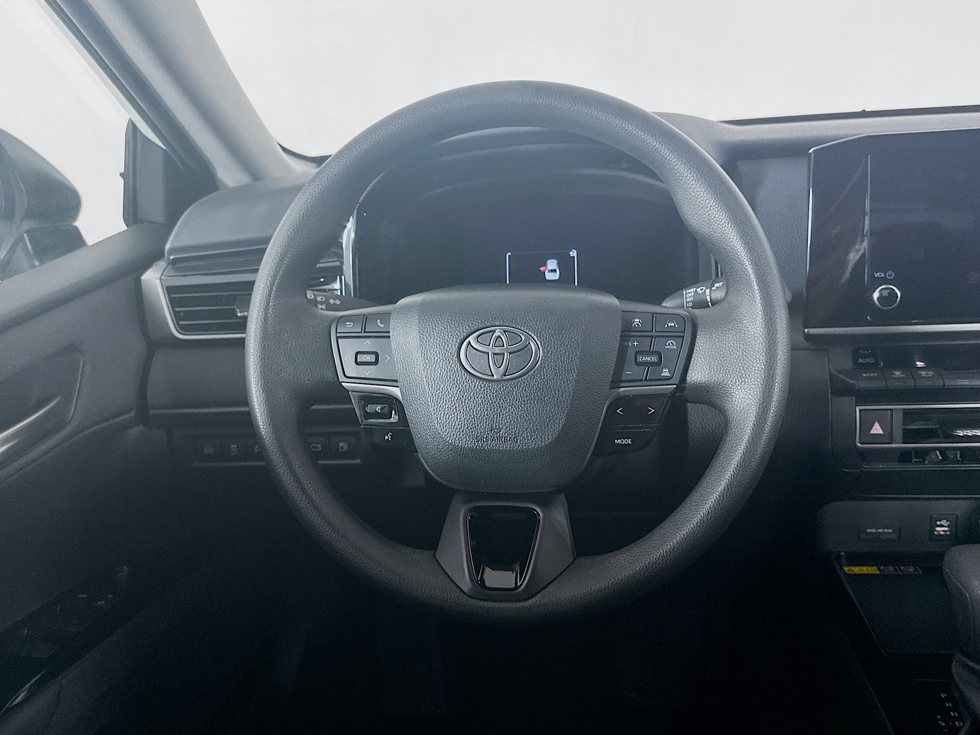 Used 2025 Toyota Camry LE image 18