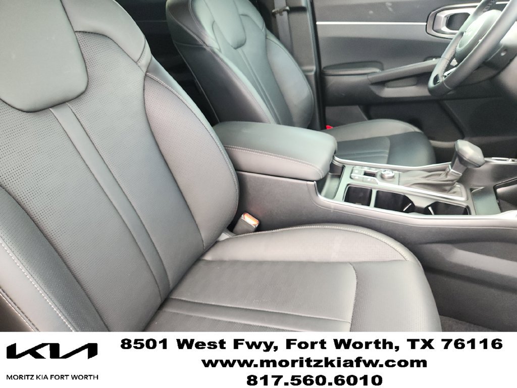 Certified 2025 Kia Sorento EX FWD image 16