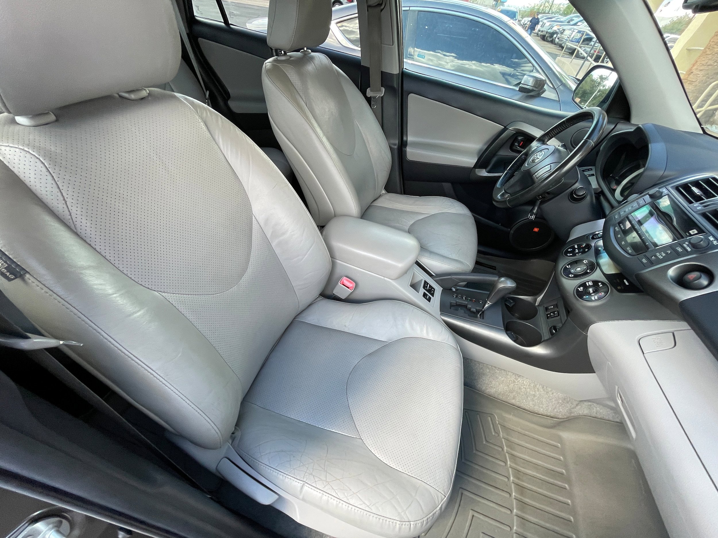 Used 2011 Toyota RAV4 Limited FWD image 24
