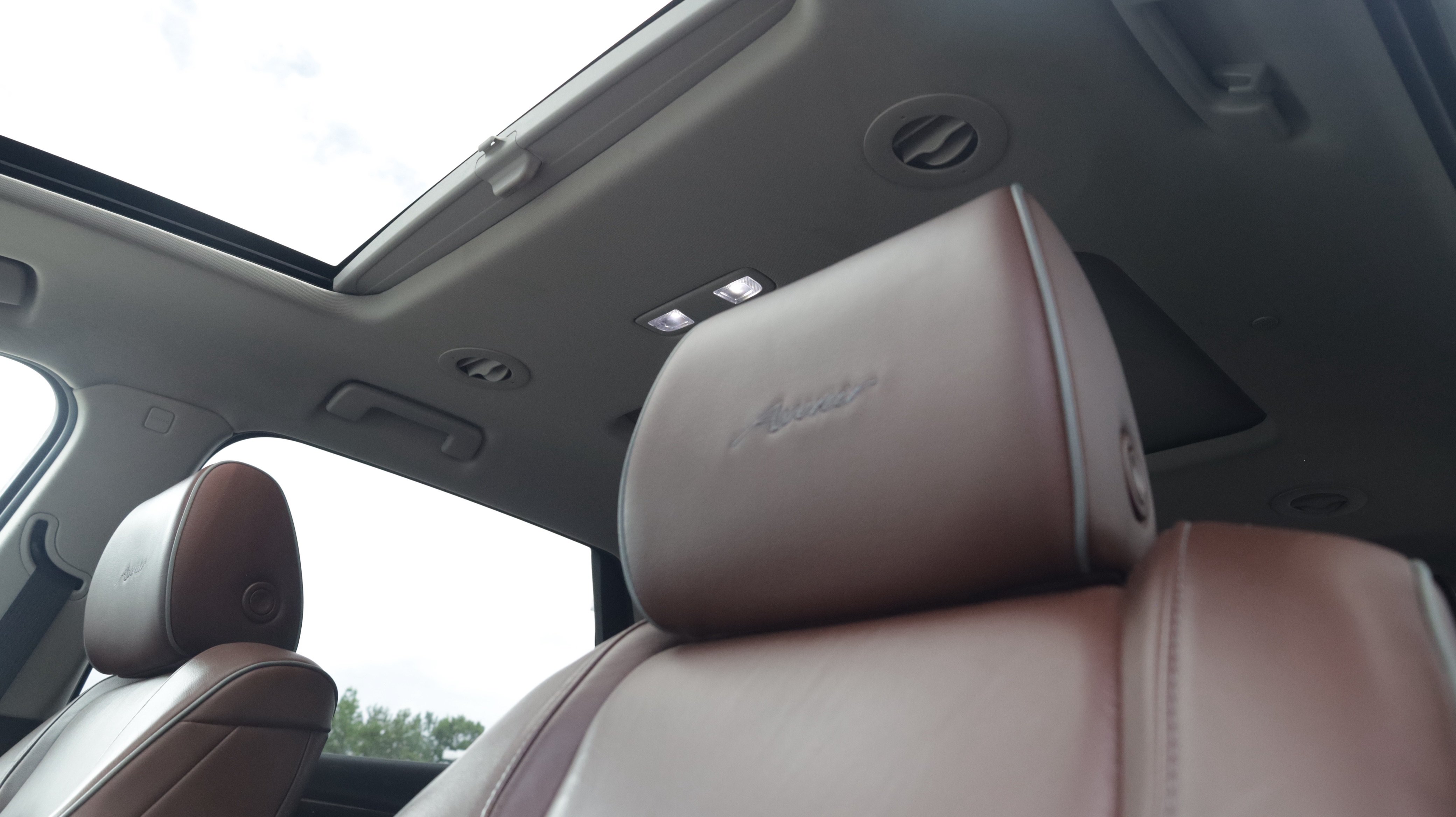 Used 2019 Buick Enclave Avenir w/ Avenir Technology Package AWD/4WD image 19