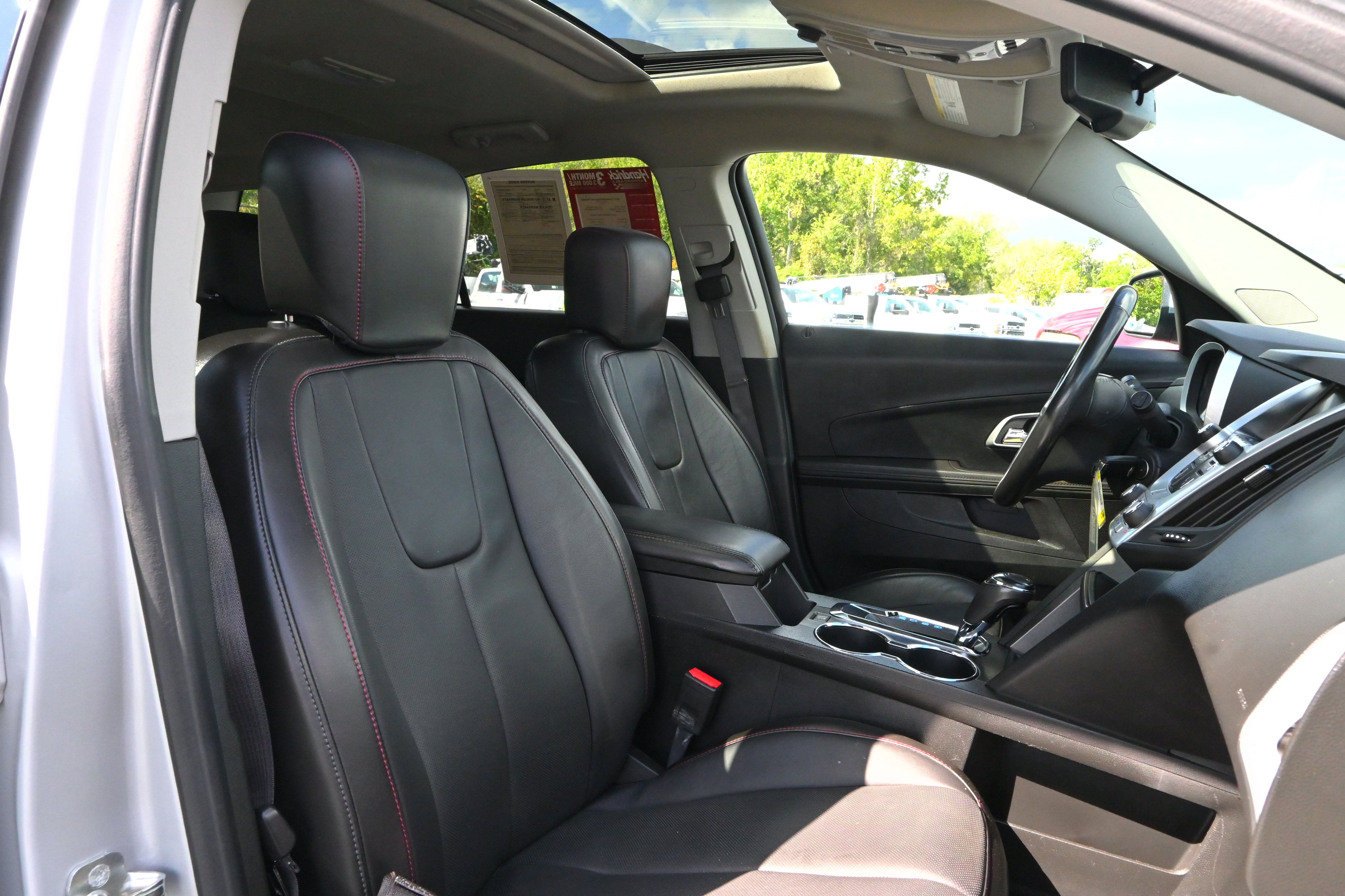 Used 2017 Chevrolet Equinox Premier w/ Enhanced Convenience Package image 9