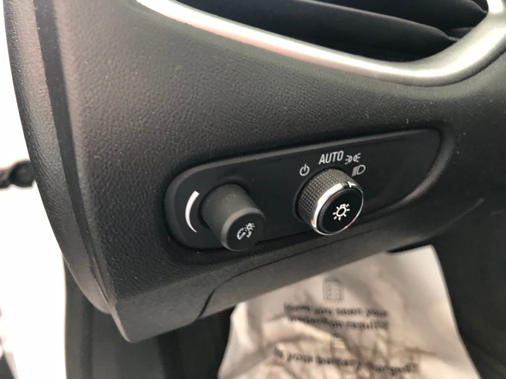 Used 2024 Chevrolet Malibu LT image 11